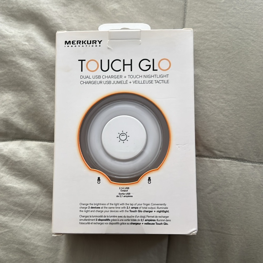 NWOT Merkury Innovations Touch Glo Dual USB Charger + Touch Nightlight